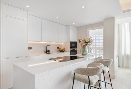 Resale - Apartment - Marbella - Nueva Andalucía