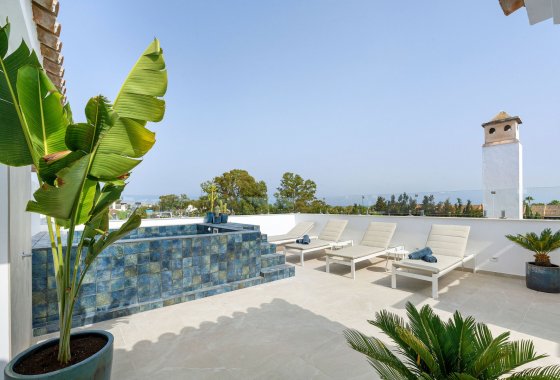 Resale - Apartment - Marbella - Nueva Andalucía