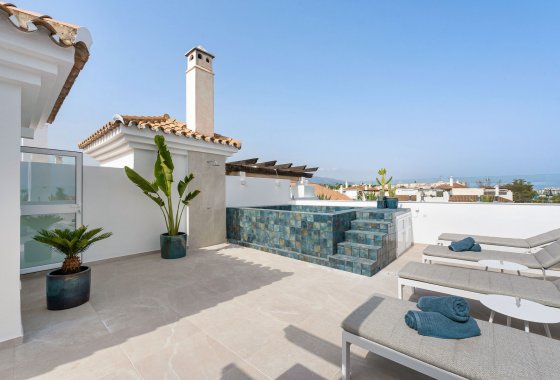 Resale - Apartment - Marbella - Nueva Andalucía