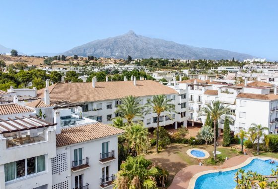 Resale - Apartment - Marbella - Nueva Andalucía