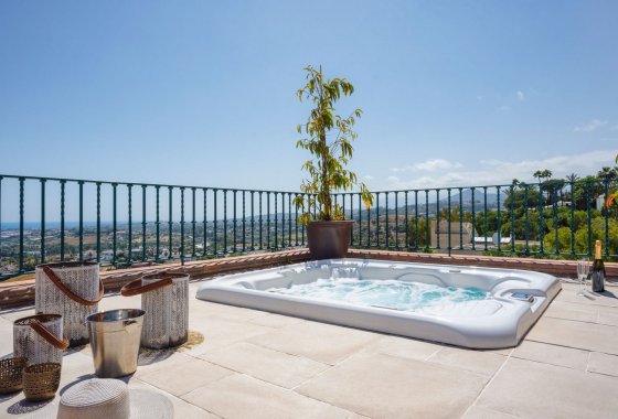 Resale - Apartment - Marbella - Nueva Andalucía