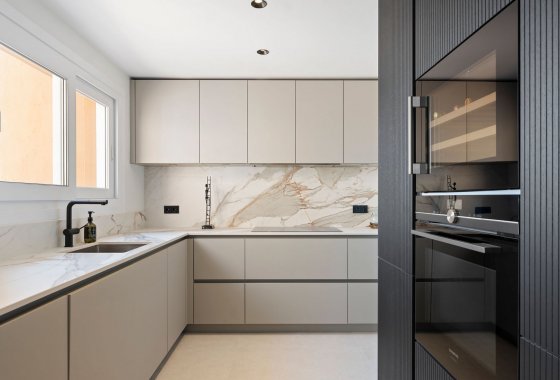 Resale - Apartment - Marbella - Nueva Andalucía