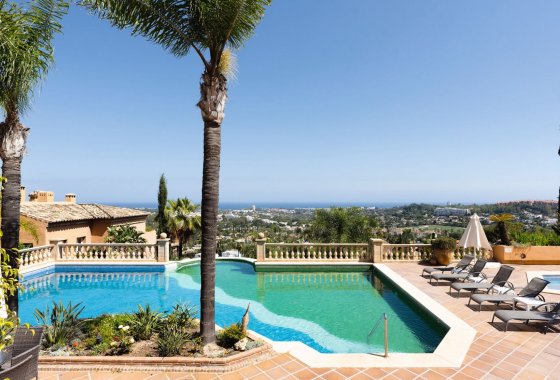 Resale - Apartment - Marbella - Nueva Andalucía