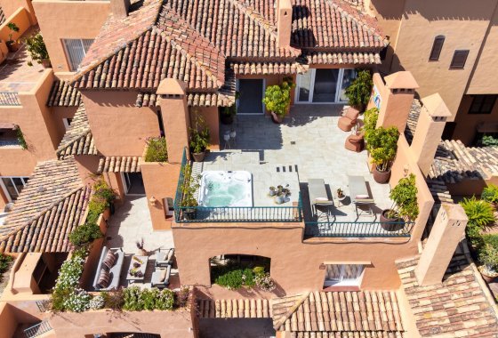 Resale - Apartment - Marbella - Nueva Andalucía