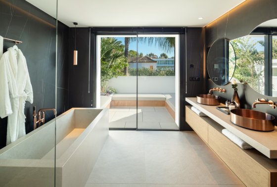 Resale - Villa - Marbella - Nueva Andalucía