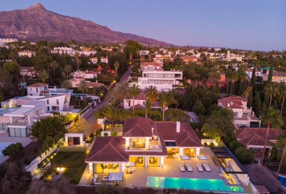 Resale - Villa - Marbella - Nueva Andalucía