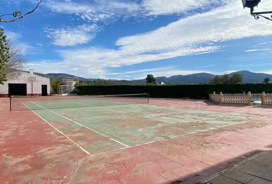 Resale - Country House - Sax