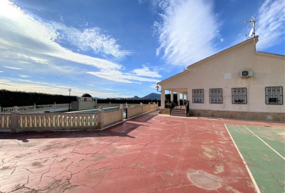 Resale - Country House - Sax