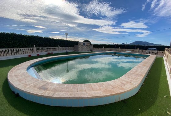 Resale - Country House - Sax