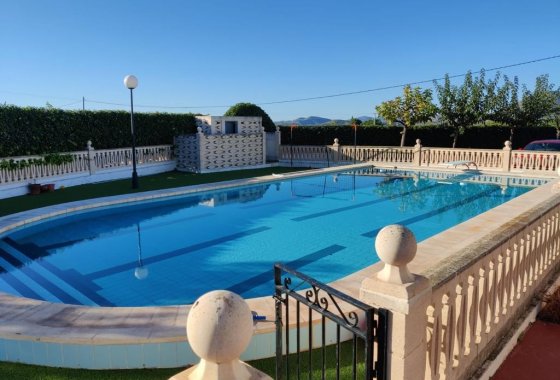 Resale - Country House - Sax