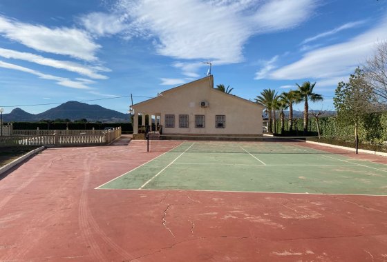 Resale - Country House - Sax