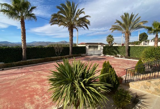 Resale - Country House - Sax