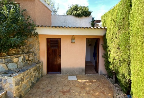 Resale - Villa - Petrer