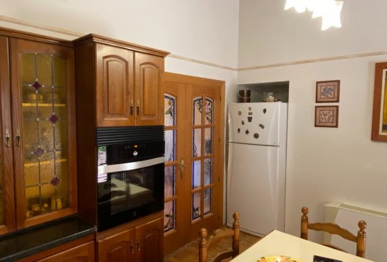 Resale - Villa - Petrer