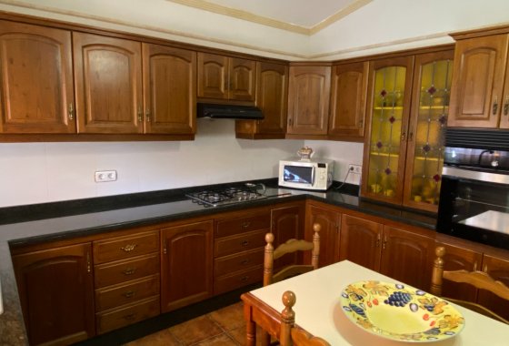 Resale - Villa - Petrer