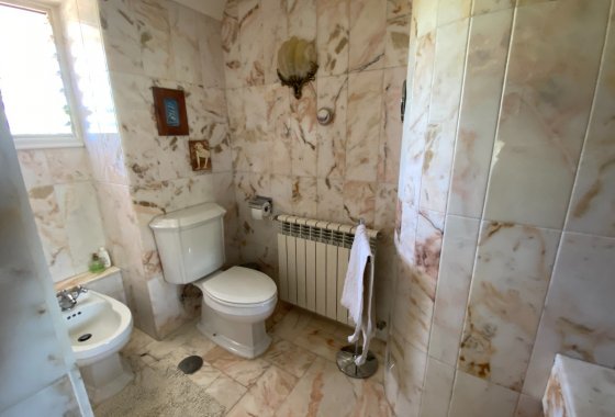 Resale - Villa - Petrer