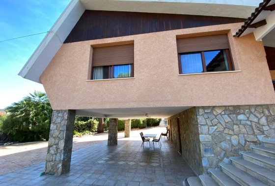 Resale - Villa - Petrer
