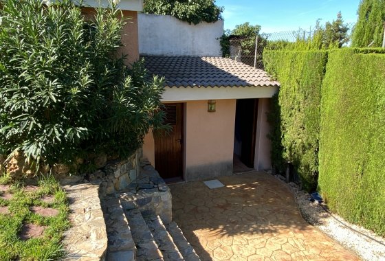 Resale - Villa - Petrer