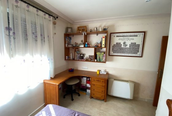 Resale - Villa - Petrer