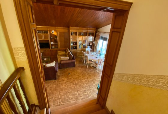 Resale - Villa - Petrer