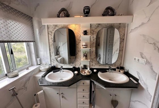 Wiederverkauf - Villa - Sax