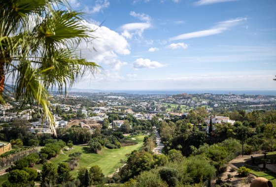 Resale - Apartment - Benahavis - La Quinta