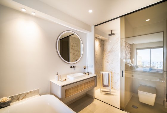 Resale - Apartment - Benahavis - La Quinta