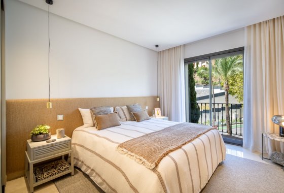 Resale - Apartment - Benahavis - La Quinta