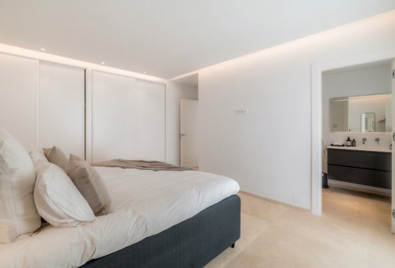 Resale - Apartment - Marbella - Puerto Banús