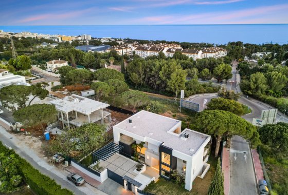 Resale - Villa - Marbella - Nagueles