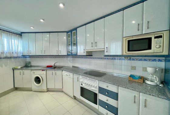 Resale - Apartment - Marbella - Puerto Banús