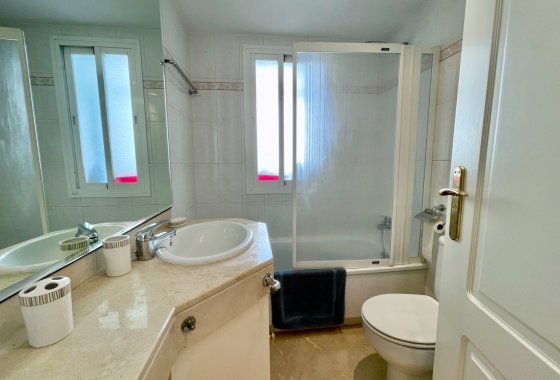 Resale - Apartment - Marbella - Puerto Banús