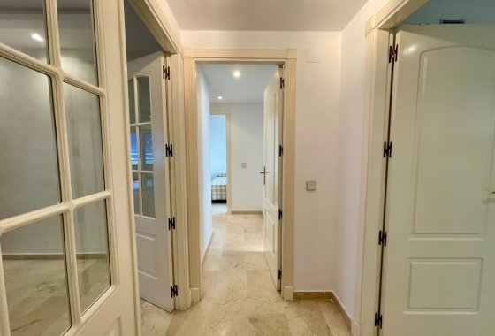 Resale - Apartment - Marbella - Puerto Banús