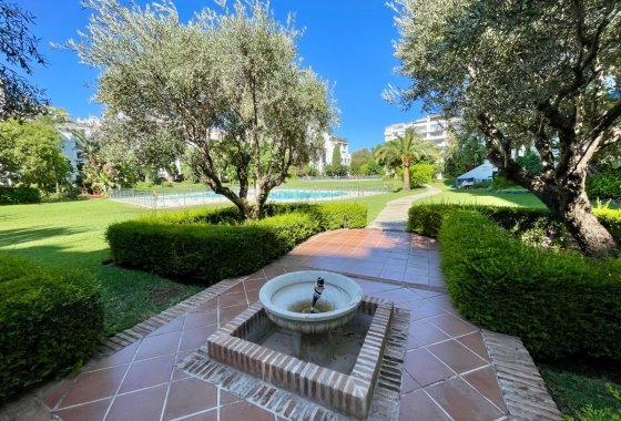 Resale - Apartment - Marbella - Puerto Banús
