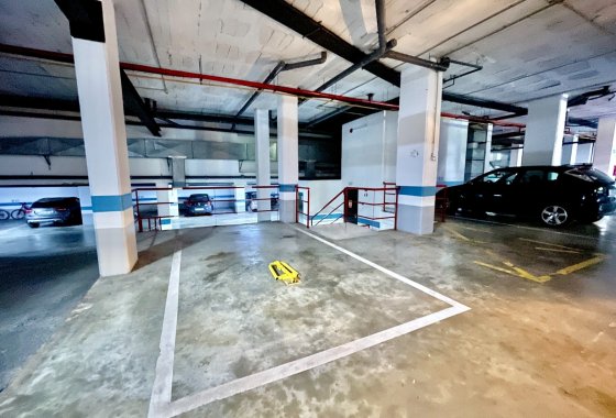 Resale - Apartment - Marbella - Puerto Banús