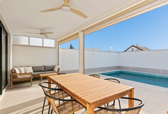 Resale - Villa - Torrevieja - El Chaparral