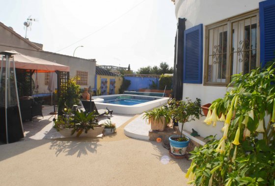 Resale - Villa - Playa Flamenca - Alicante