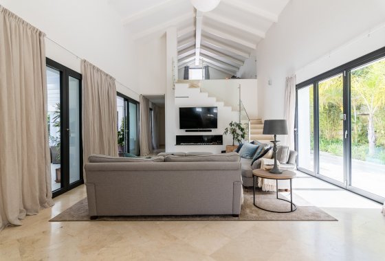 Resale - Villa - Marbella - Nueva Andalucía