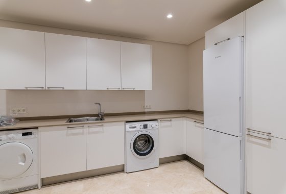 Resale - Villa - Marbella - Nueva Andalucía