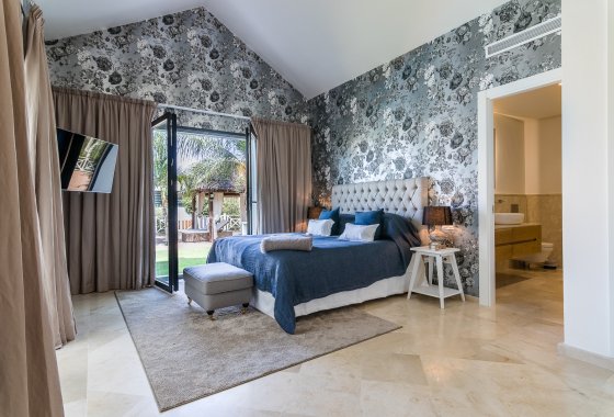 Resale - Villa - Marbella - Nueva Andalucía