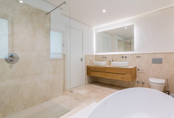 Resale - Villa - Marbella - Nueva Andalucía