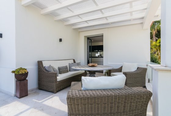 Resale - Villa - Marbella - Nueva Andalucía