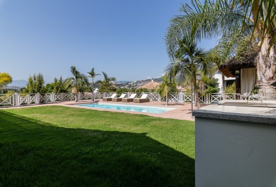 Resale - Villa - Marbella - Nueva Andalucía
