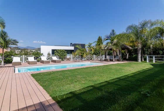 Resale - Villa - Marbella - Nueva Andalucía