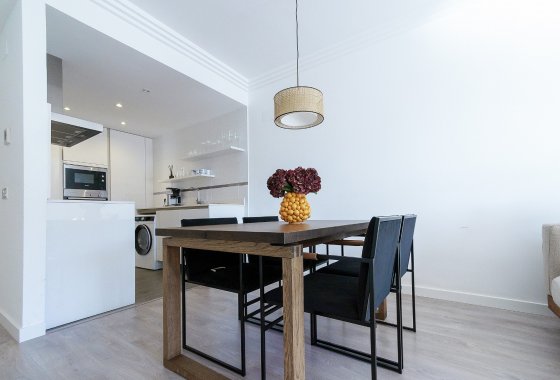 Resale - Apartment - Benahavis - La Quinta