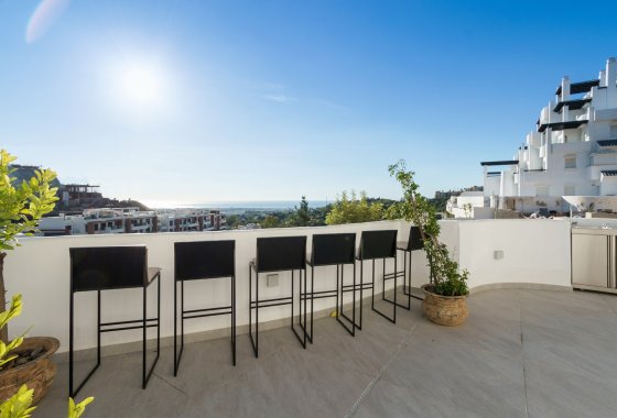 Resale - Apartment - Benahavis - La Quinta