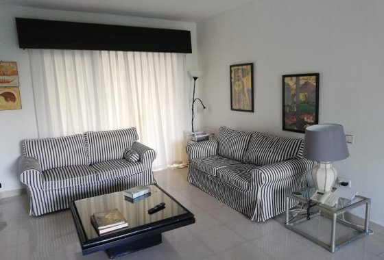 Resale - Apartment - Marbella - Puerto Banús