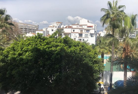 Resale - Apartment - Marbella - Puerto Banús
