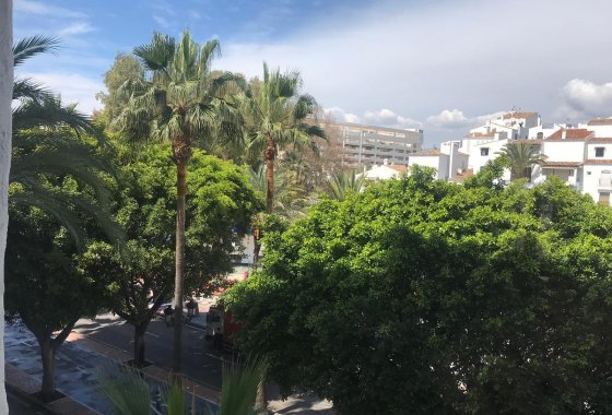 Resale - Apartment - Marbella - Puerto Banús