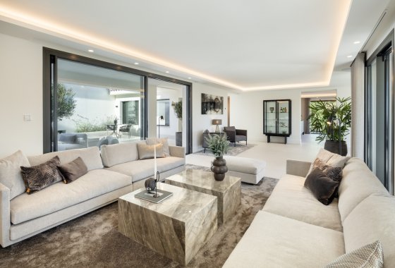 Resale - Villa - Marbella - Nueva Andalucía